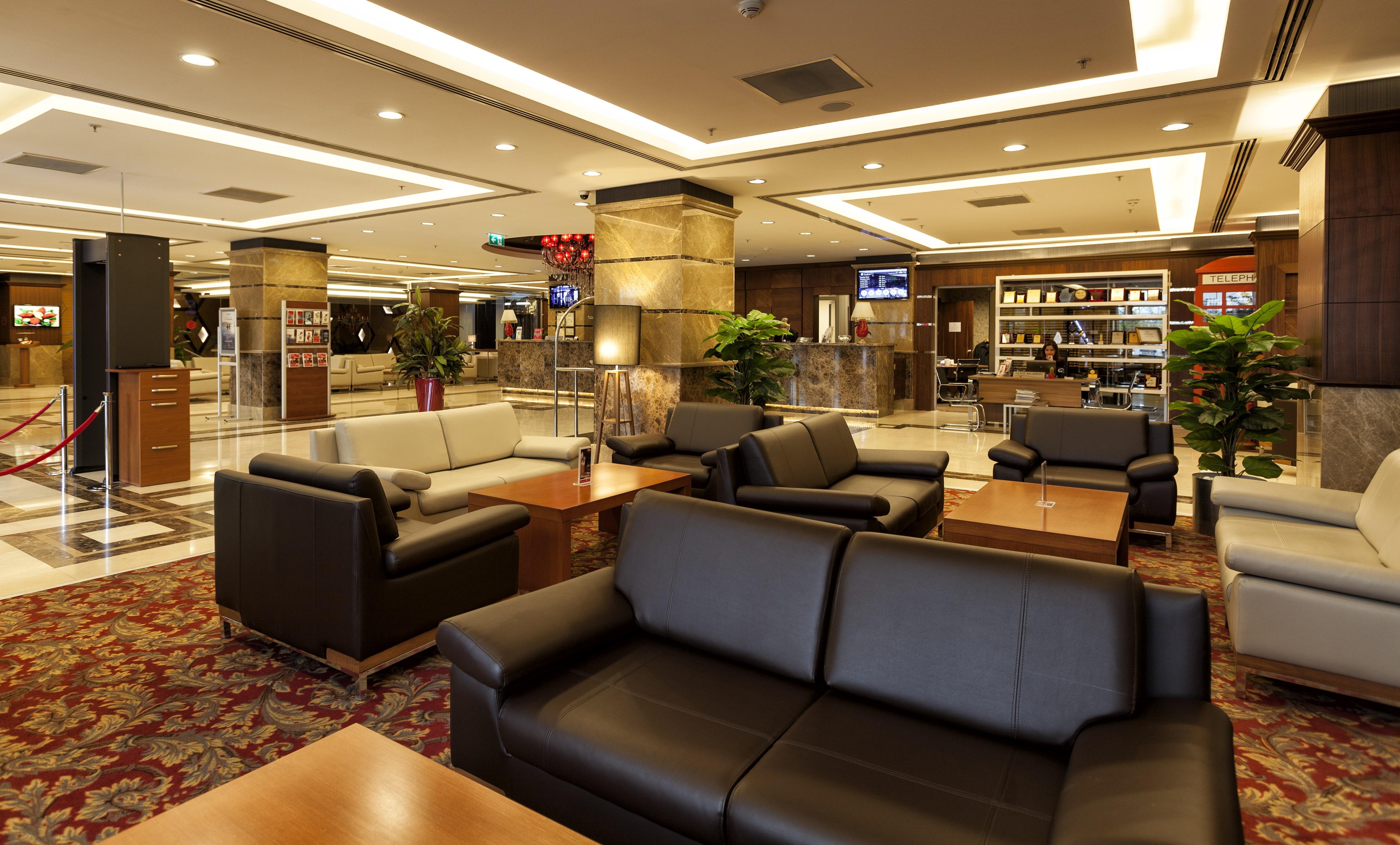 Отель Ramada Plaza By Wyndham Izmit Коджаэли Экстерьер фото The lounge at the airport