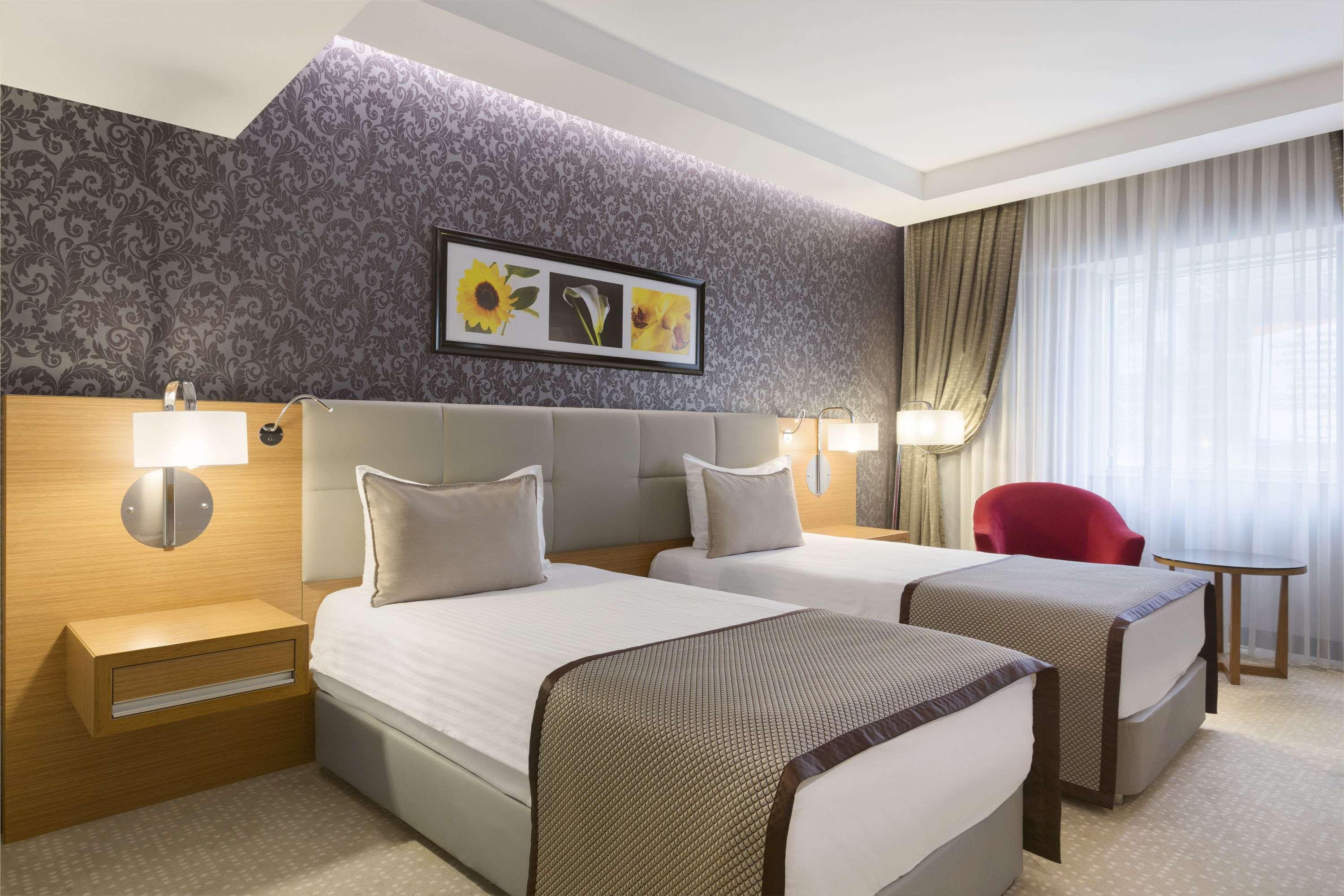 Отель Ramada Plaza By Wyndham Izmit Коджаэли Экстерьер фото A room at the hotel